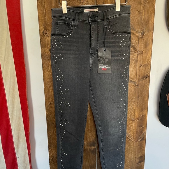 Levi's x Dolls Kill Roped Studded In Mile High Skinny Jeans in Light Grey - Picture 6 of 7